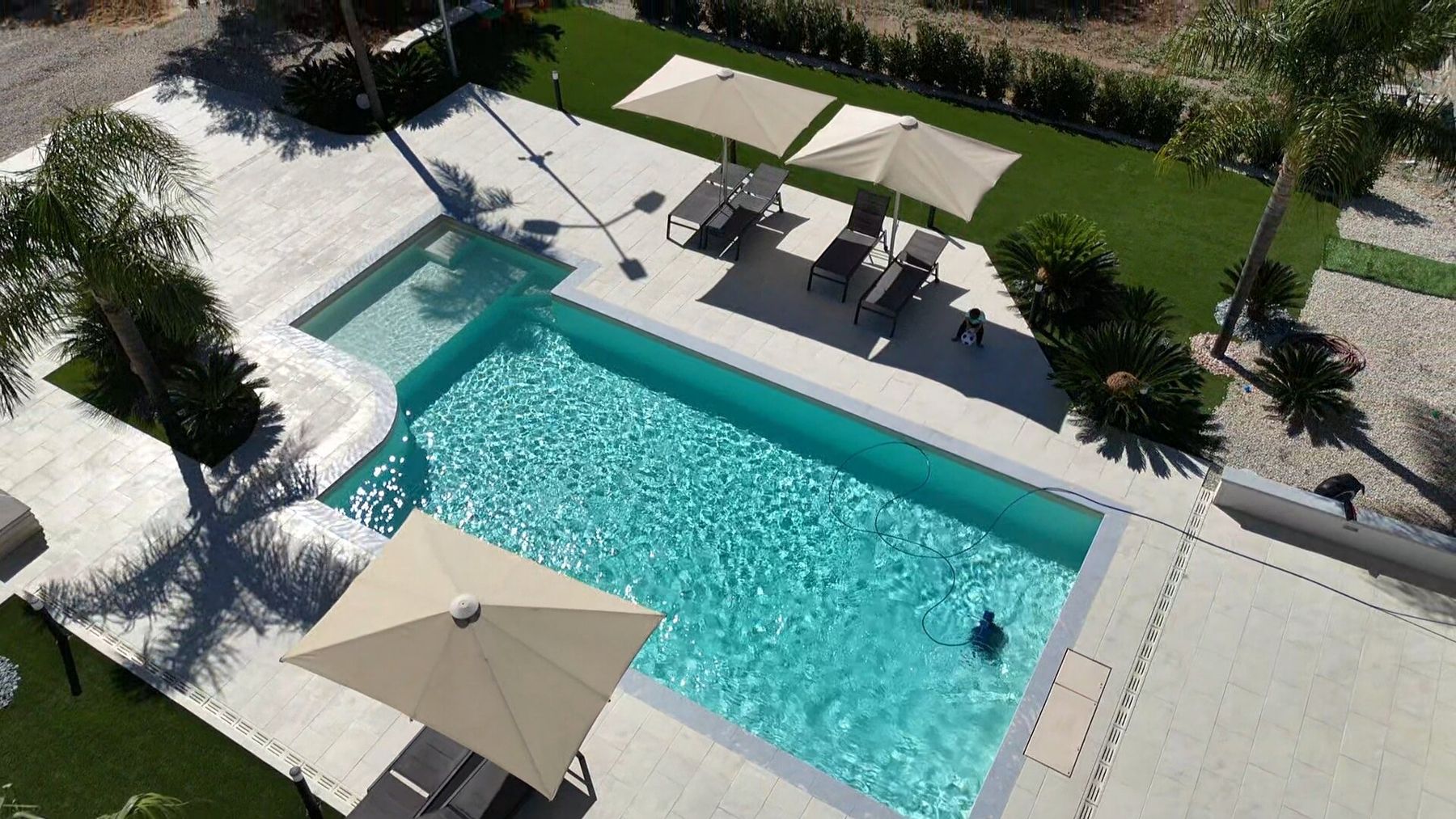 Piscina realizzata vista dal drone